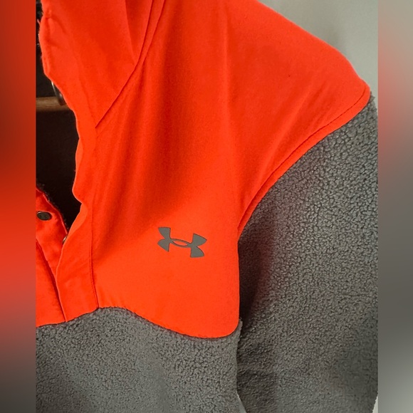 Under armour polar crew neck. - Picture 2 of 4